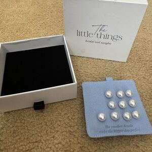 Pearl wedding veil weights